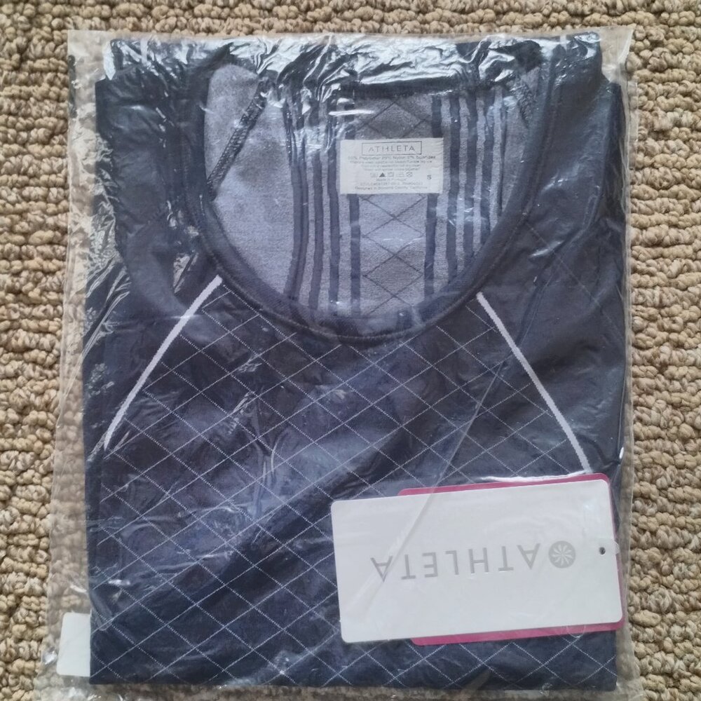 Athleta T-Shirt Size Small